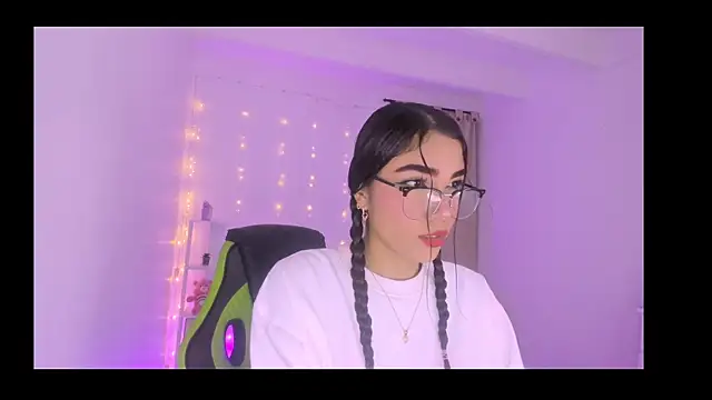 ashlysmith 01 online show from December 4, 3:53 am