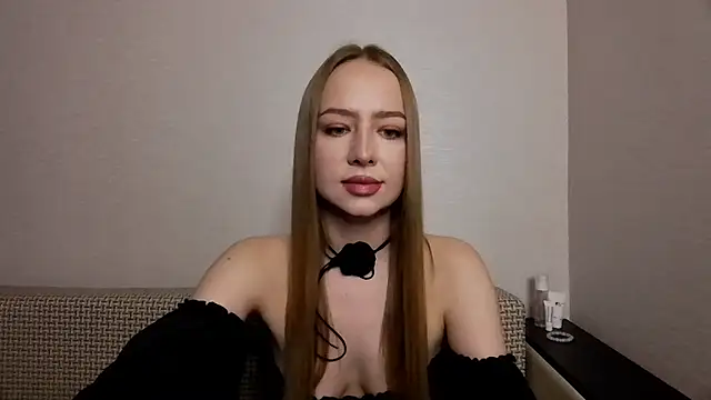 Snapshot of MissOyee chatting on September 20, 6:28 pm MissOyee online show from September 20, 6:28 pm