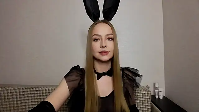 Snapshot of MissOyee chatting on September 19, 6:18 pm MissOyee online show from September 19, 6:18 pm