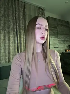 MissOyee online show from February 13, 8:32 pm