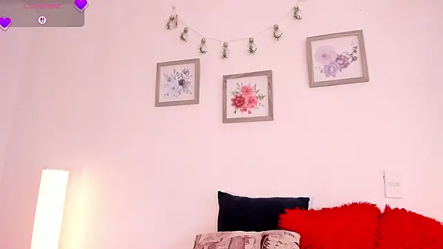 mely rosse  online show from June 26, 1:01 pm