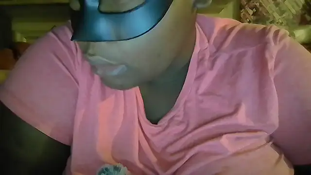 Snapshot of Ladypriry chatting on October 5, 2:49 am Ladypriry online show from October 5, 2:49 am
