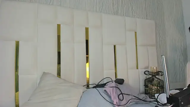 mia vy online show from March 19, 3:11 am