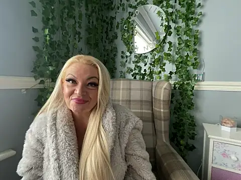 BonnyDesire online show from October 25, 1:19 pm