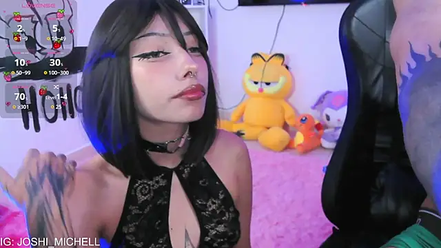 Everlong  online show from November 22, 2:03 am