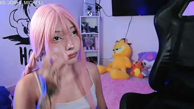 Everlong  online show from November 14, 8:42 pm