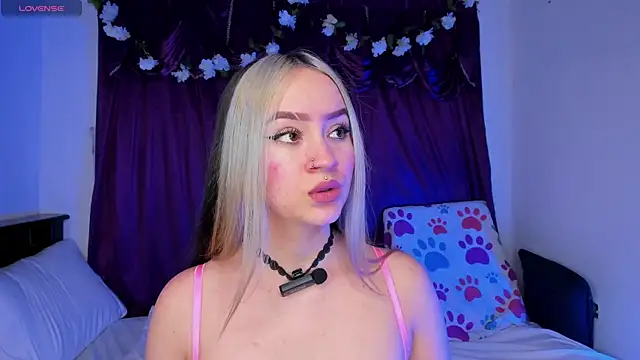 Shairaclark  online show from July 3, 3:34 am