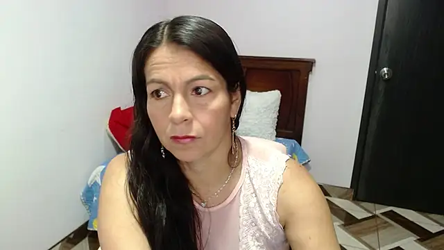 camilavargas  online show from July 9, 4:53 pm