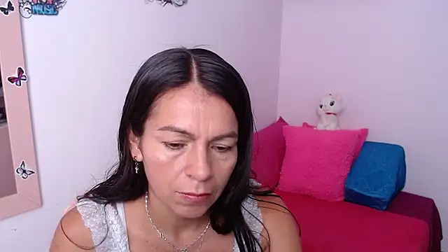camilavargas  online show from March 27, 4:30 pm