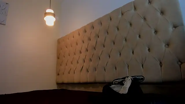 Naomis 35 online show from February 3, 7:18 pm