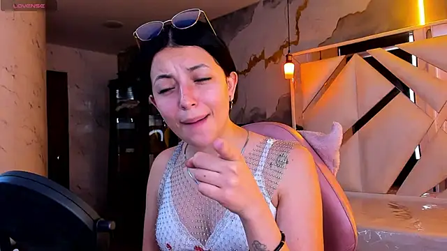 sophiadoll tf online show from July 18, 1:13 pm