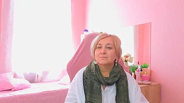 Snapshot of Marta_Wils chatting on October 15, 4:26 am Marta Wils online show from October 15, 4:26 am