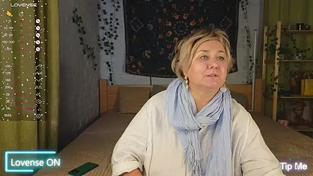 Snapshot of Marta_Wils chatting on October 16, 4:37 am Marta Wils online show from October 16, 4:37 am
