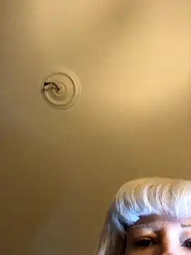 juliaoneandonly online show from December 4, 10:17 am