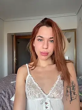 MollyXoXo online show from June 21, 2:10 pm