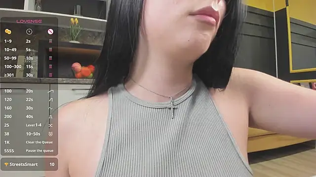 Snapshot of B_Monica_ chatting on October 1, 2:11 pm B Monica online show from October 1, 2:11 pm