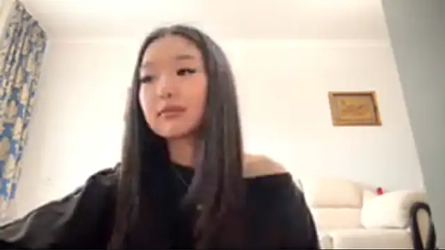 EmmaLeexth online show from May 4, 9:13 am