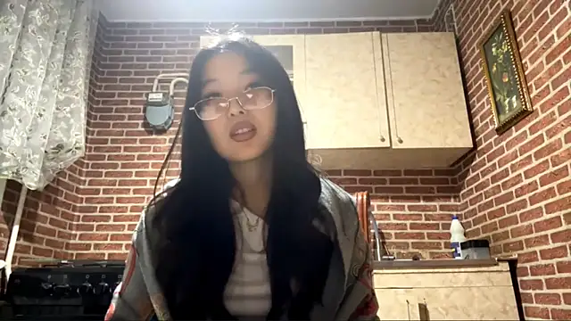 EmmaLeexth online show from October 7, 2:32 pm