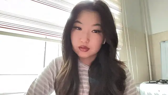 EmmaLeexth online show from May 1, 4:16 am
