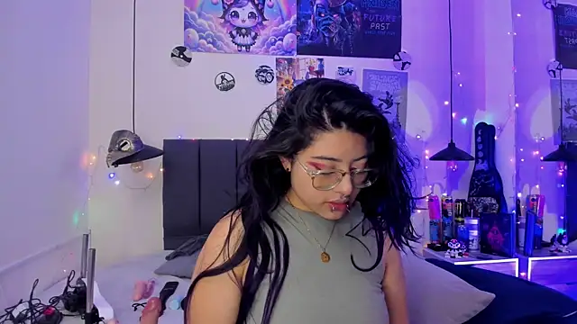 SabrinaV  online show from July 6, 11:26 am