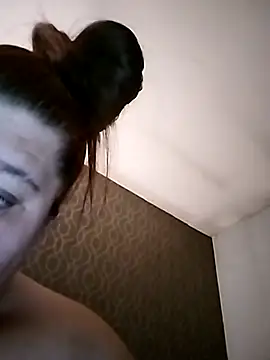 Snapshot of SassyClassyxox chatting on October 14, 8:11 pm SassyClassyxox online show from October 14, 8:11 pm