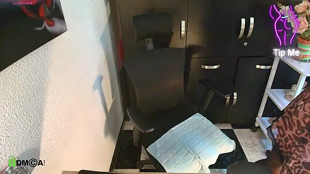 Lina 444 online show from October 22, 9:47 am