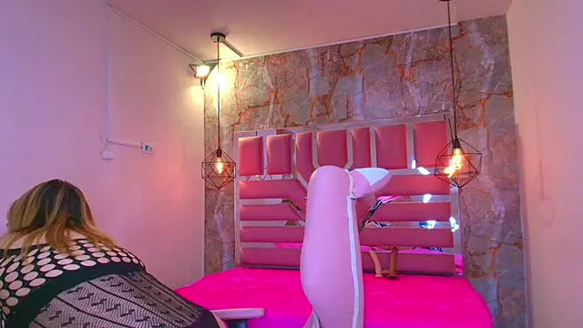 MaylinRosse  online show from November 10, 8:15 pm