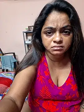 queendivya online show from June 9, 10:20 pm