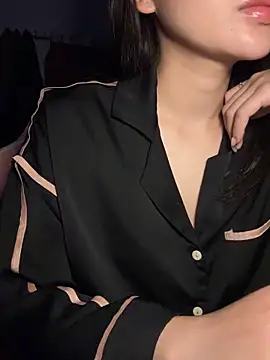 Erinakute online show from November 27, 4:37 am