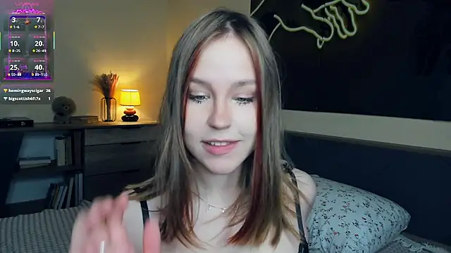 Snapshot of MaliaBourraine chatting on October 19, 7:21 am MaliaBourraine online show from October 19, 7:21 am