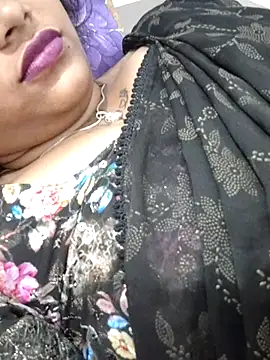 sweetqueen143 online show from February 24, 6:39 pm