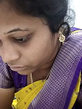 sweetqueen143 online show from February 18, 8:35 am