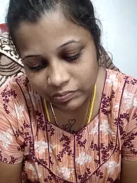 sweetqueen143 online show from June 16, 4:13 am