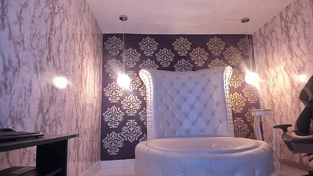 Snapshot of Karla_Sould chatting on October 6, 12:11 pm Karla Sould online show from October 6, 12:11 pm