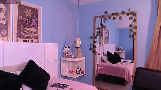 PenelopeBond online show from November 22, 1:19 am