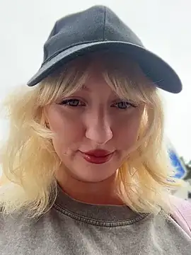 RonnieKiss online show from June 9, 9:41 am