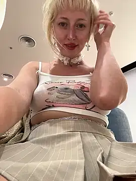 RonnieKiss online show from January 8, 9:35 am