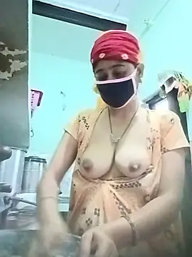 Cute-Charvii online show from May 14, 12:49 am