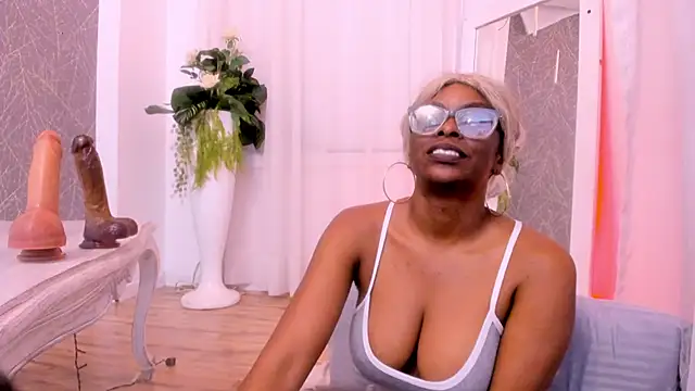 LolaJenkinss online show from November 18, 4:19 pm