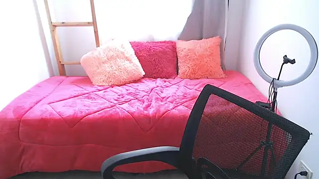 Snapshot of brendasantos_77 chatting on October 10, 1:16 pm brendasantos 77 online show from October 10, 1:16 pm