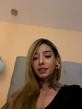 MoniUribe online show from September 30, 4:40 am