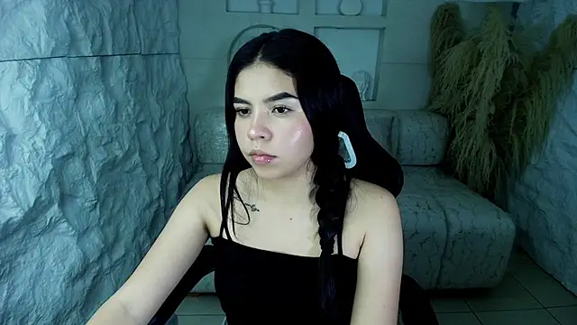 Snapshot of ambarina_r chatting on October 4, 3:01 am ambarina r online show from October 4, 3:01 am