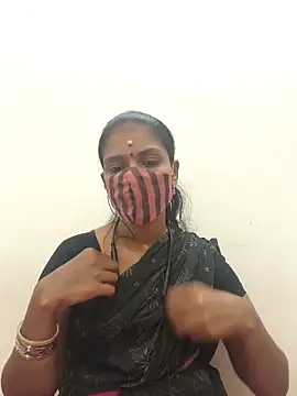 Snapshot of Tamil_Yalini12 chatting on October 5, 10:20 am Tamil Yalini12 online show from October 5, 10:20 am