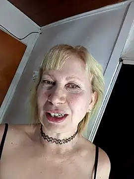 Snapshot of beautifulsexy69_2023 chatting on October 21, 2:21 pm beautifulsexy69 2023 online show from October 21, 2:21 pm
