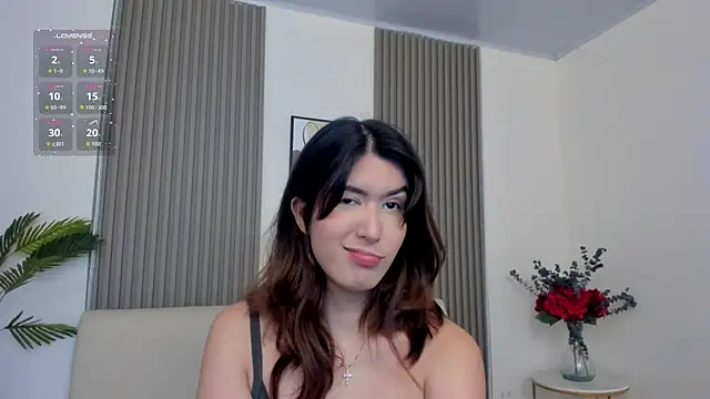 Snapshot of emiilyy_cute chatting on October 10, 1:27 pm emiilyy cute online show from October 10, 1:27 pm