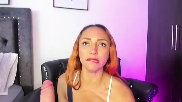 Kelseyfoxy  online show from April 29, 5:30 pm