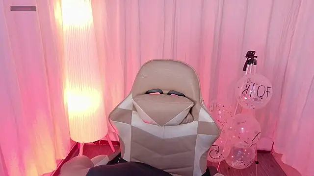 kehlannis  online show from November 18, 7:48 pm