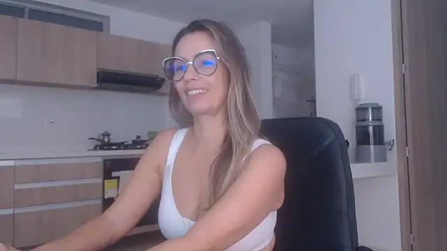 LovePaula online show from February 25, 12:26 pm