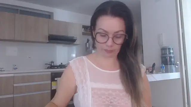 LovePaula online show from July 17, 12:20 pm