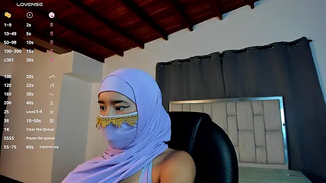 Snapshot of kalila_latif chatting on October 8, 3:33 am kalila latif online show from October 8, 3:33 am